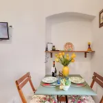 Aurora La Petite Maison - Happy アパート *